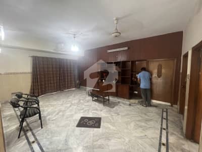 گلبرگ لاہور میں 5 کمروں کا 1 کنال مکان 8.0 کروڑ میں برائے فروخت۔