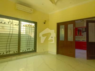 2 KANAL LAVISH MAINTAIN UPPER PORTION AVAILABLE FOR RENT IN DHA PHASE 1