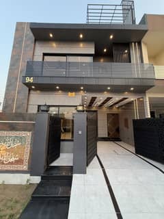 5marla ultramodern house for sale in Central Park Lahore