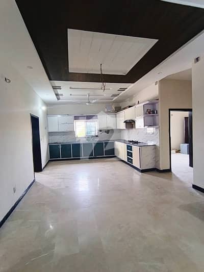 upper portion for rent near to main express highway
