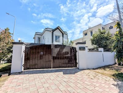 11 Marla Eden House Available For Rent In Lake City Corner Facing Park