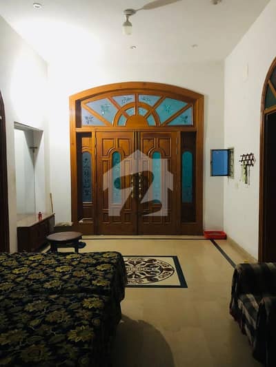 گورنمنٹ ایمپلائیز کوآپریٹیو ہاؤسنگ سوسائٹی (جی ایچ سی ایچ ایس) ۔ فیز 2 گورنمنٹ ایمپلائیز کوآپریٹیو ہاؤسنگ سوسائٹی (جی ایچ سی ایچ ایس),لاہور میں 6 کمروں کا 1 کنال مکان 7.5 کروڑ میں برائے فروخت۔ گورنمنٹ ایمپلائیز کوآپریٹیو ہاؤسنگ سوسائٹی (جی ایچ سی ایچ ایس) ۔ فیز 2 گورنمنٹ ایمپلائیز کوآپریٹیو ہاؤسنگ سوسائٹی (جی ایچ سی ایچ ایس),لاہور میں 6 کمروں کا 1 کنال مکان 7.5 کروڑ میں برائے فروخت۔
