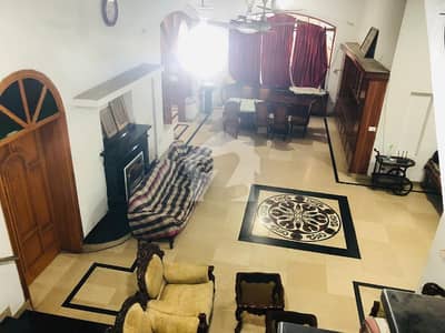 گورنمنٹ ایمپلائیز کوآپریٹیو ہاؤسنگ سوسائٹی (جی ایچ سی ایچ ایس) ۔ فیز 2 گورنمنٹ ایمپلائیز کوآپریٹیو ہاؤسنگ سوسائٹی (جی ایچ سی ایچ ایس),لاہور میں 6 کمروں کا 1 کنال مکان 7.5 کروڑ میں برائے فروخت۔ گورنمنٹ ایمپلائیز کوآپریٹیو ہاؤسنگ سوسائٹی (جی ایچ سی ایچ ایس) ۔ فیز 2 گورنمنٹ ایمپلائیز کوآپریٹیو ہاؤسنگ سوسائٹی (جی ایچ سی ایچ ایس),لاہور میں 6 کمروں کا 1 کنال مکان 7.5 کروڑ میں برائے فروخت۔