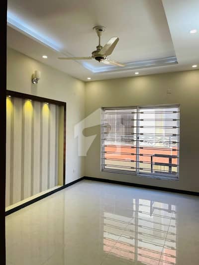 Bahria Town 1 Kanal Upper Portion For Rent