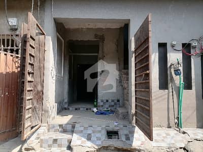 پیکو روڈ لاہور میں 2 کمروں کا 2 مرلہ مکان 70.0 لاکھ میں برائے فروخت۔