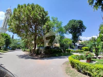 CornerHouse G-9/4 House For Sale Sized 10 Marla