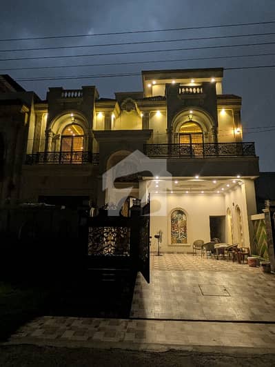 10 Marla Facing Park House for Sale in Jubilee Town, Lahore