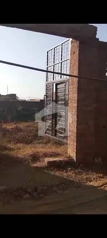 ڈسکہ روڈ سیالکوٹ میں 1 کنال رہائشی پلاٹ 1.5 کروڑ میں برائے فروخت۔
