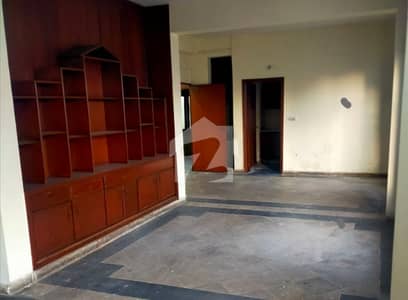 House Of 2 Kanal Available For Sale In Muslim Town House Of 2 Kanal Available For Sale In Muslim Town
