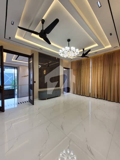 13 Marla Corner House For Sale In Bahria Town Lahore