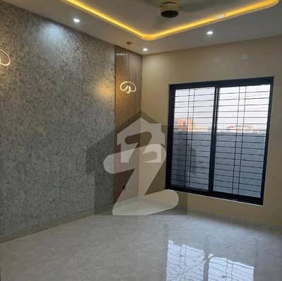 7 Marla Beautiful House In Bahria Town Lahore