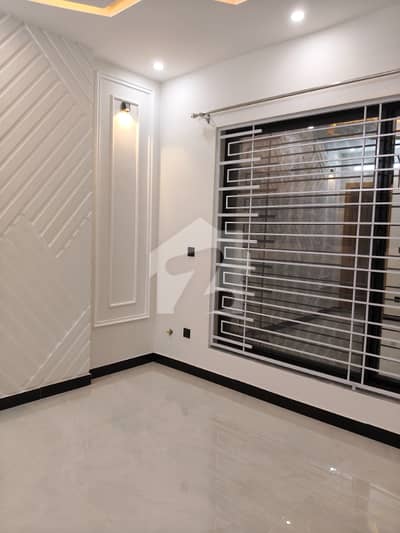 25x40 BRAND NEW STYLISH HOUSE FOR SALE G-13/1 ISLAMABAD