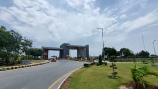 8 Marla Commercial Plaza For Rent
