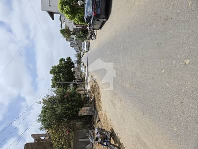 ڈی ایچ اے فیز 8 - زون اے ڈی ایچ اے فیز 8,ڈی ایچ اے ڈیفینس,کراچی میں 1 کنال رہائشی پلاٹ 16.0 کروڑ میں برائے فروخت۔