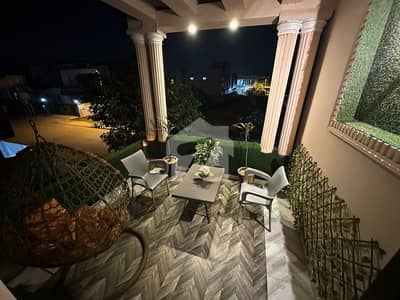 Vip 5 Marla Used House Available For Sale In Bahria Town Lahore