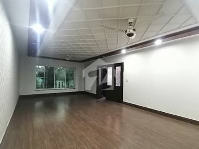 Prime Location Upper Portion For Rent In Beautiful EME Society