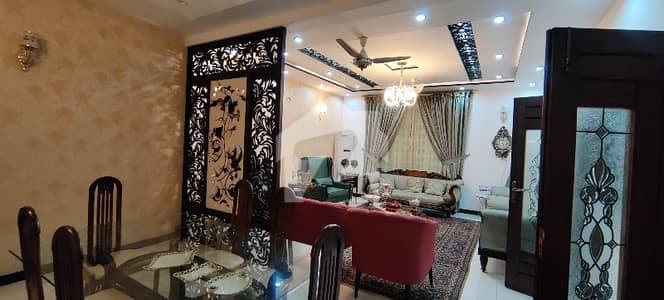 او پی ایف ہاؤسنگ سکیم لاہور میں 6 کمروں کا 1 کنال مکان 3.0 لاکھ میں کرایہ پر دستیاب ہے۔