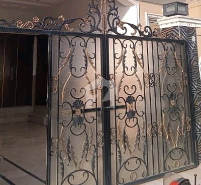 Ideally Located Lower Portion Of 8 Marla Is Available For Rent In Cavalry Extension
