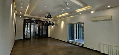 Prominently-Located 1300 Square Yards House Available In F-7 Prominently-Located 1300 Square Yards House Available In F-7