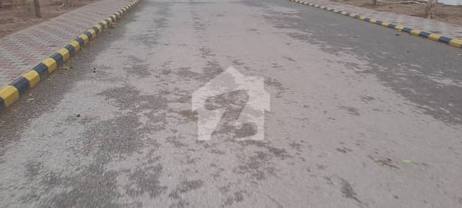 E block Kanal dp good location plot at desirable price fo rsale