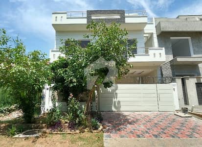 G-13 30x60 Full House Available For Rent G-13 30x60 Full House Available For Rent