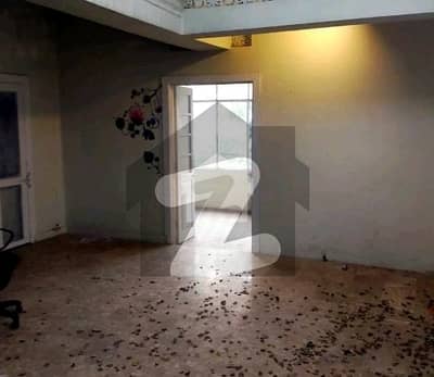 Gulberg Upper Portion For Rent Sized 12 Marla