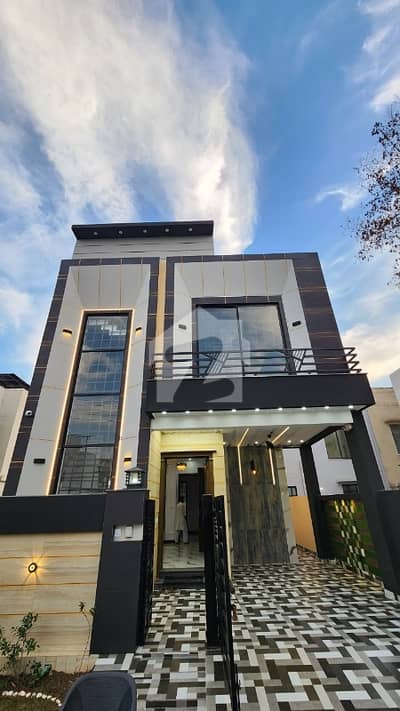 DHA RAHBAR PH 11 SECTOR 2 5M ULTRA MODERN DOUBEL HIGHT WINDOW LUSH HOUSE READY FOR THE SALE NEAR BY PARK SUPER MARKET AND COMMERCIAL