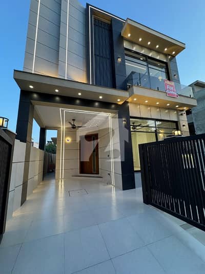 DHA RAHBAR PH 11 SECTOR 2 5M ULTRA MODERN HOUSE READY FOR THE SALE ISA N LEYA TOU KHAYAK LEYA BEST OF THE BEST INVESTMENT