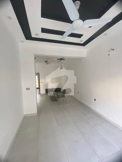 DHA RAHBAR PH 11 SECTOR 2   5MARLA USED HOUSE AVAILABLE FOR SALE NEAR BY PARK COMMERCIAL MARKET