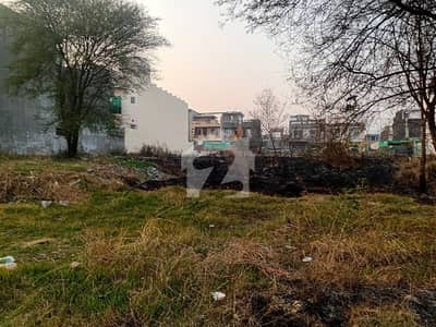 40X80 SERVICE ROAD SOUTH/FRONT OPEN /EXTRA LAND PLOT FOR SALE