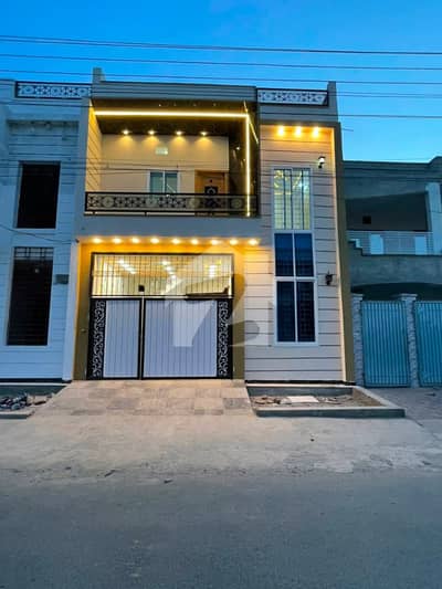 رفیع قمر روڈ بہاولپور میں 2 کمروں کا 5 مرلہ مکان 1.35 کروڑ میں برائے فروخت۔