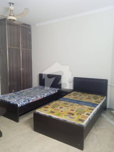 1KANAL 1ROOM FURNISHED IN DHA PHASE 2