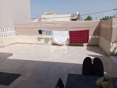 گلستان جوہر - بلاک 8-A گلستانِ جوہر,کراچی میں 4 کمروں کا 10 مرلہ مکان 3.85 کروڑ میں برائے فروخت۔
