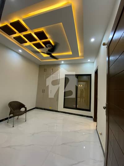 10 Marla Upper For Rent Bahria Town Phase 8 Overseas Sector