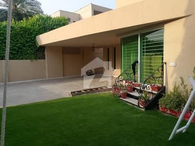 1 Kanal beautiful single story house available for sale in dha phase 4 near to commercial market