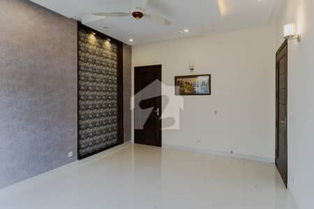 ڈی ایچ اے فیز 6 ڈیفنس (ڈی ایچ اے),لاہور میں 5 کمروں کا 1 کنال مکان 3.1 لاکھ میں کرایہ پر دستیاب ہے۔