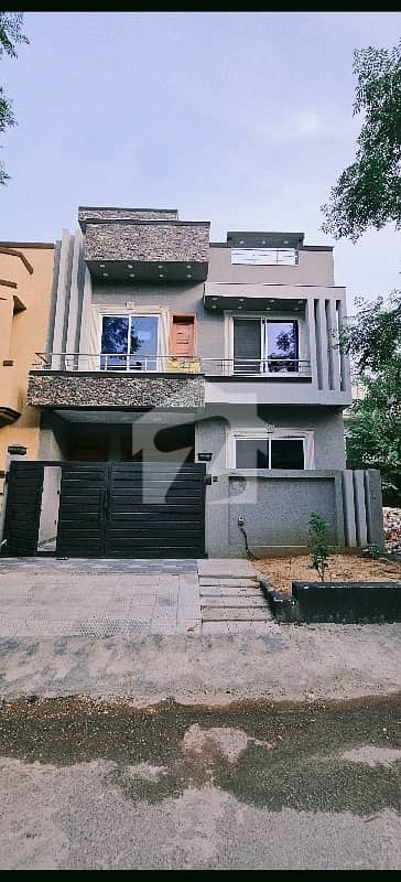 25x40 4 Marla Brand New Luxury Tile Flooring Prime Location House For Sale in G-13/1