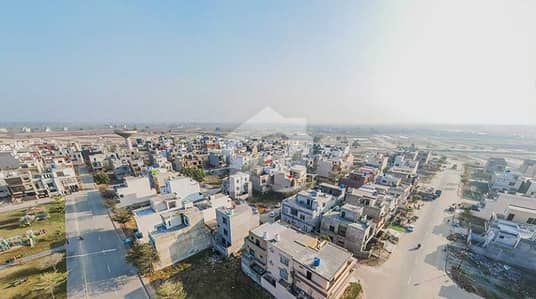 Premium 5 Marla Plot in Heart of Lake City Near To Park Or Lake City Mall
