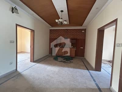 جوہر ٹاؤن فیز 2 جوہر ٹاؤن,لاہور میں 5 کمروں کا 5 مرلہ مکان 1.2 لاکھ میں کرایہ پر دستیاب ہے۔