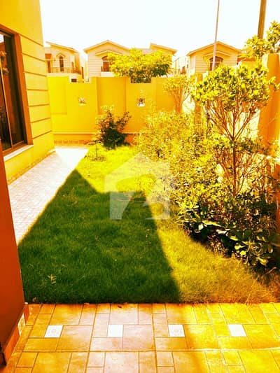 Beautiful Brig House 5 Bedrooms Avlialab For Sale in Askari 10 sector F.