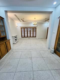 HOUSE FOR SALE SECTOR F 11 2 TRIPLE STORY BIG STREET 60 FEET
