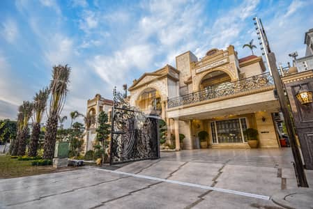 ORIGINAL ADD 2 KANAL SPANISH TAJ MEHAL FOR SALE NEAR PARK & DOLMEN MALL IN PHASE 6 LAHORE