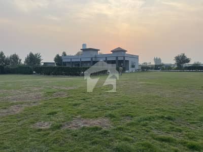 فیروزپور روڈ لاہور میں 3 کمروں کا 8 کنال فارم ہاؤس 6.0 کروڑ میں برائے فروخت۔