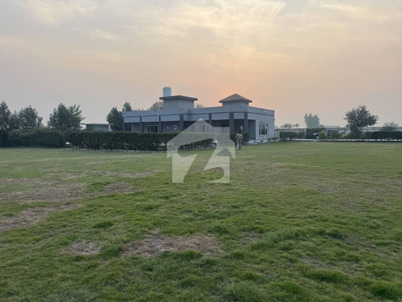 فیروزپور روڈ لاہور میں 3 کمروں کا 8 کنال فارم ہاؤس 6.0 کروڑ میں برائے فروخت۔ فیروزپور روڈ لاہور میں 3 کمروں کا 8 کنال فارم ہاؤس 6.0 کروڑ میں برائے فروخت۔