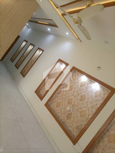 14 MARLA UPPER PORTION AVAILABLE FOR RENT.