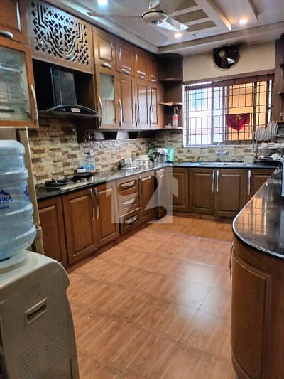 E-11/4 Size 1kinal Semi Furnished Beautiful Upper Portion 4 Bed Attached Bath With Car Parking