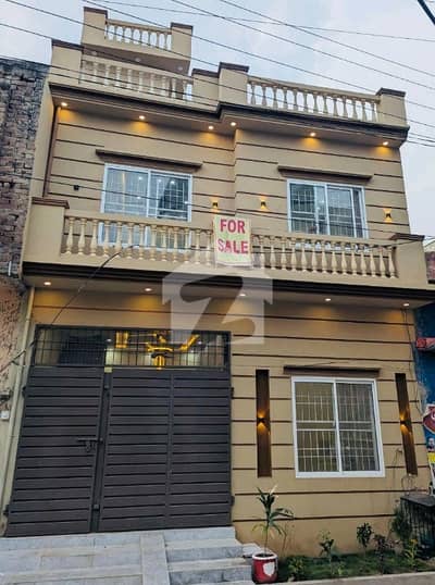 On Excellent Location House Sized 3 Marla In Jalil Town