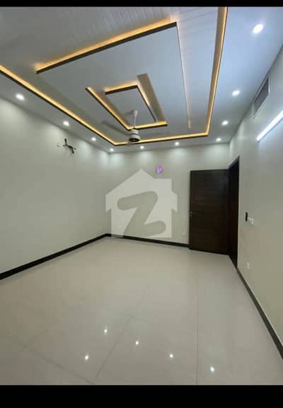 D-12 Islamabad 4080 Upper Portion For Rent 3bed with washroom D/D Tvl Kichen Servant Room Gas Electric parking