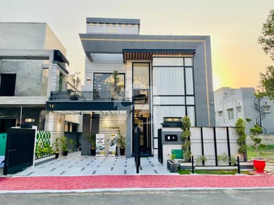 بحریہ ٹاؤن قائد بلاک بحریہ ٹاؤن سیکٹر ای,بحریہ ٹاؤن,لاہور میں 5 کمروں کا 10 مرلہ مکان 5.89 کروڑ میں برائے فروخت۔
