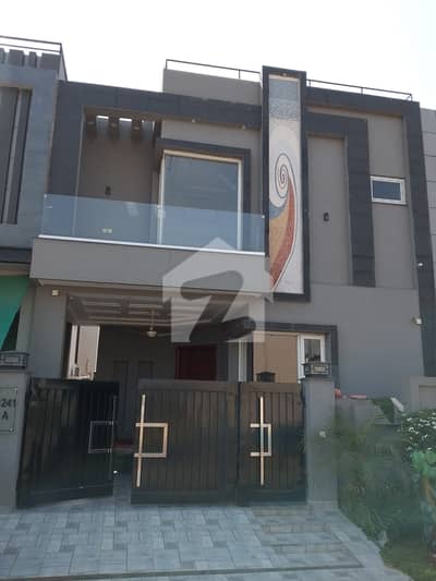 5marla house for rent available h in DHA Phase 9 town like brand new